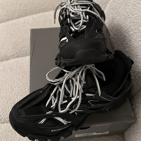 Balenciaga Track Sneakers. Worn Once!! Box, Dust Bag Included. Size 44. - Picture 16 of 17